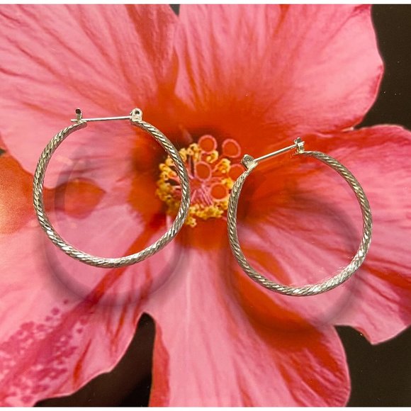 Artisan Sterling Silver Diamond Cut Hoop Earrings Snap Closures - Picture 1 of 4